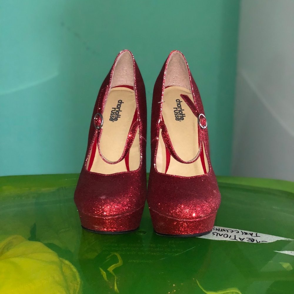 red heels - Picture 2 of 2